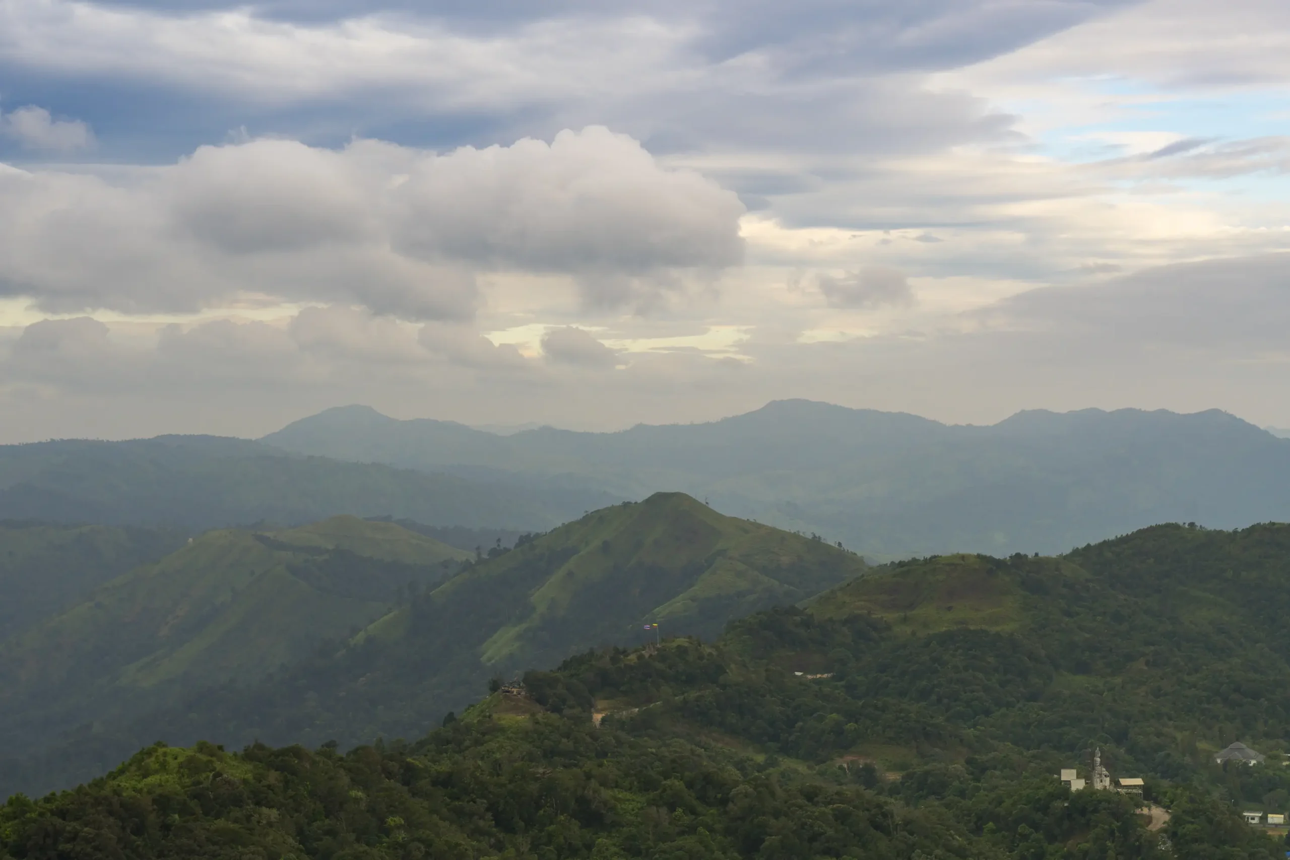 Knuckles Mountain Range